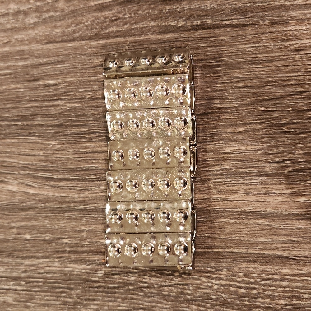 Silver Tone Stretch Bracelet